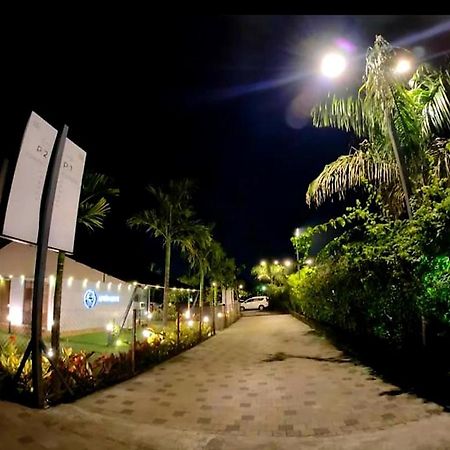 The Democracy Hotel & Resorts 나식 외부 사진
